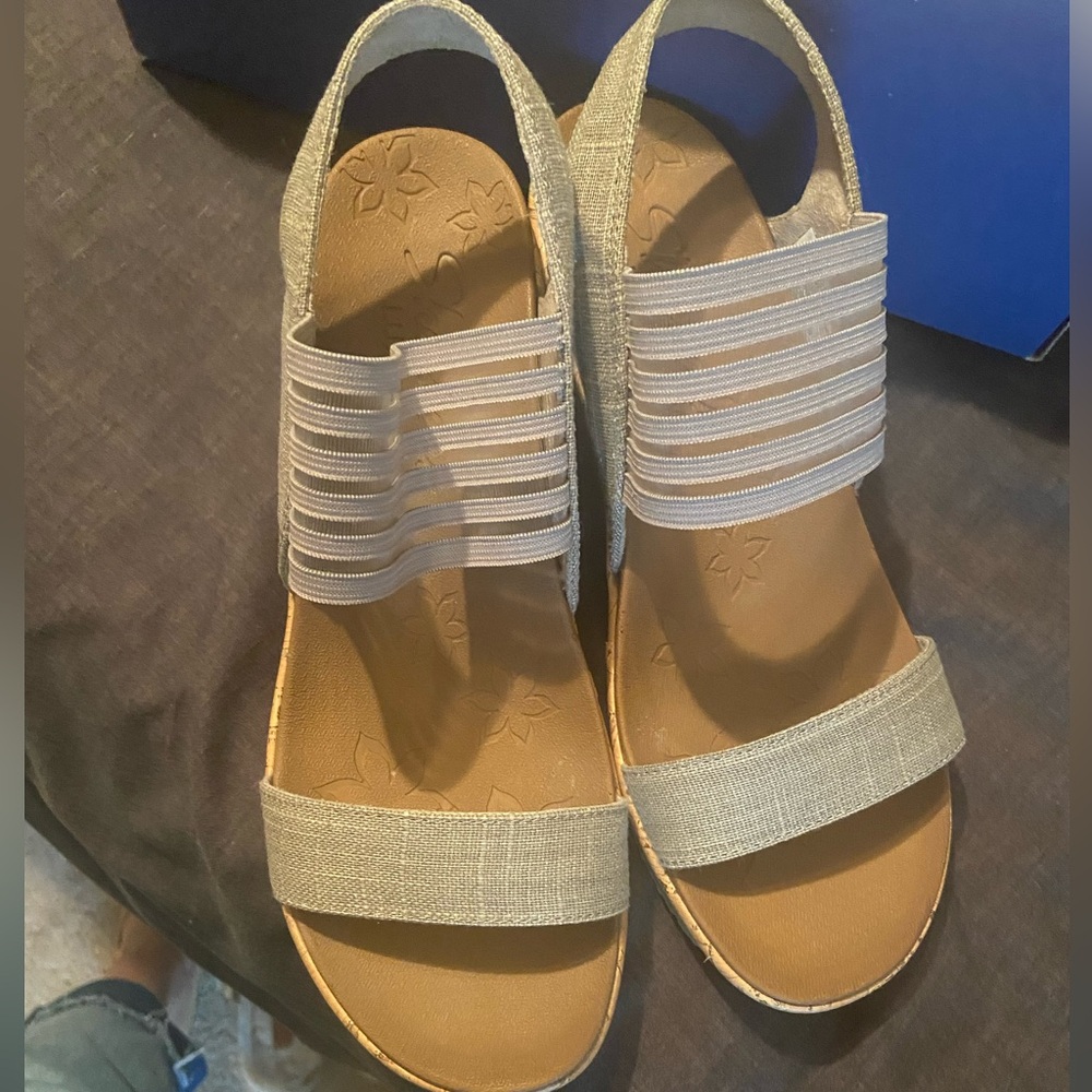 Skechers Women's Tan and Gold Stretch-Strap Wedge Sandals
